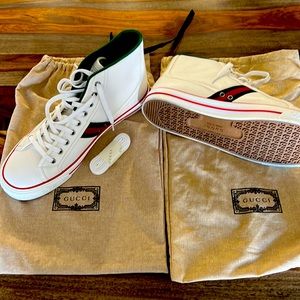Men’s white glove leather retro tennis sneaker from Gucci.